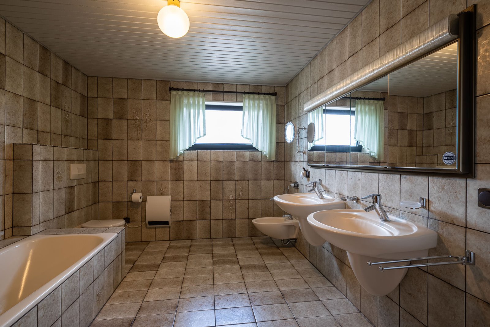 Ansprechendes freistehendes Wohnhaus mit Einliegerwohnung