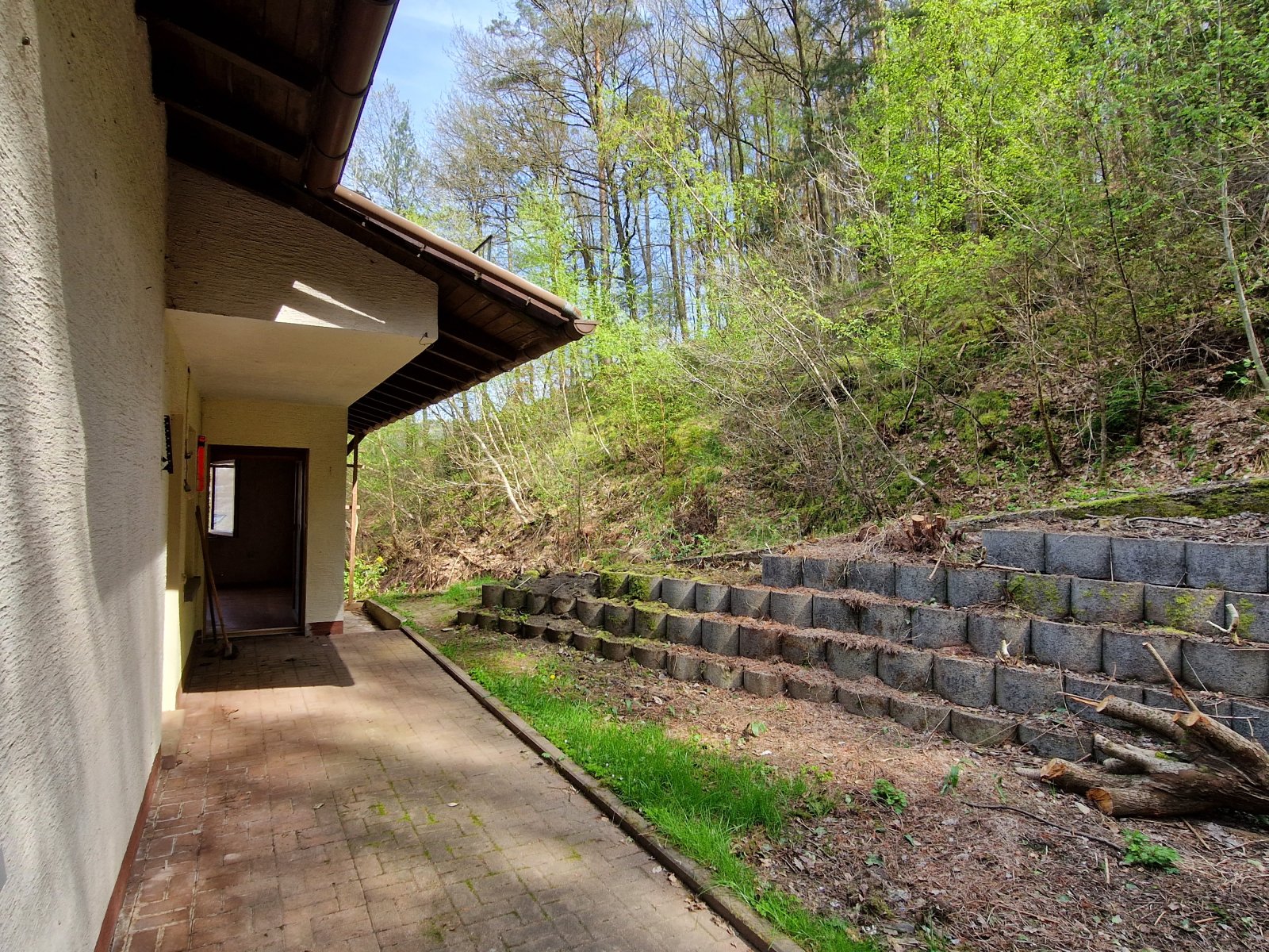 Bungalow mit Teilunterkellerung in Waldrandlage