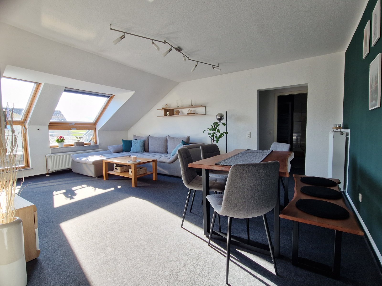 Tolle Dachwohnung mit Sicht zum Golfplatz