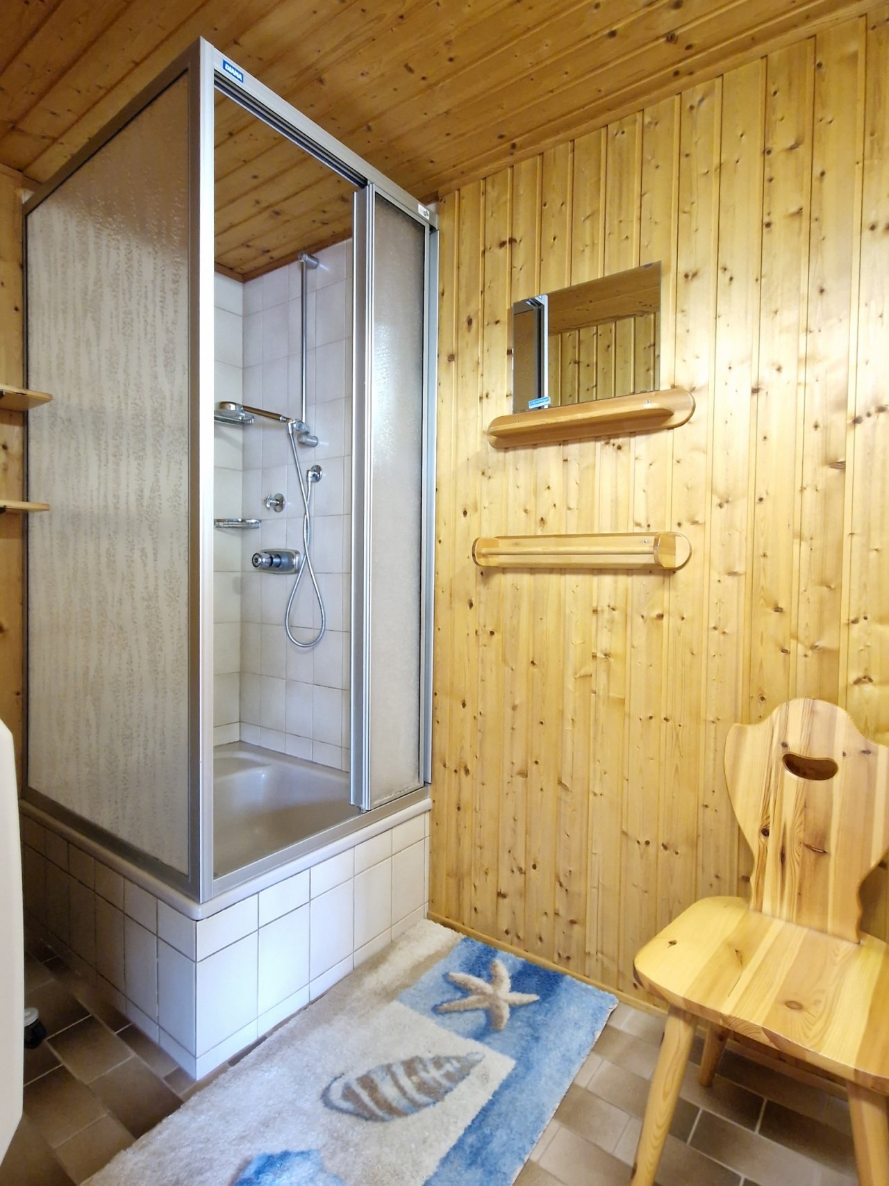 Dusche in Waschraum Dusche in Waschraum